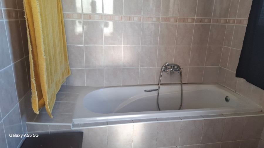 3 Bedroom Property for Sale in Country Club Western Cape
